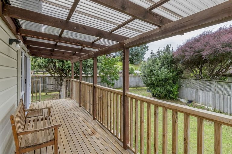 Photo of property in 35 Hicks Crescent, Waikanae Beach, Waikanae, 5036