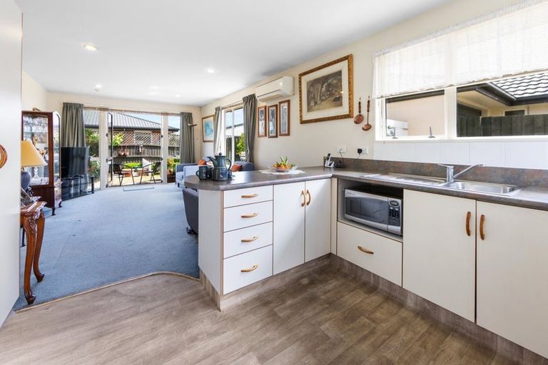 Photo of property in 38h English Street, Sockburn, Christchurch, 8042