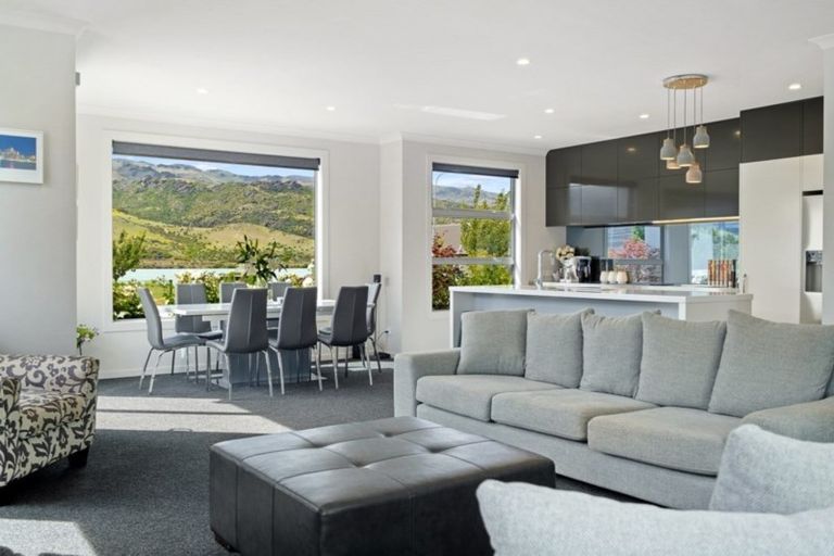 Photo of property in 15 De Bettencor Place, Mount Pisa, Cromwell, 9383