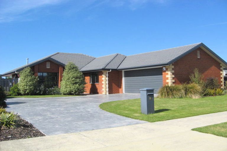 Photo of property in 8 Beechwood Drive, Northwood, Christchurch, 8051
