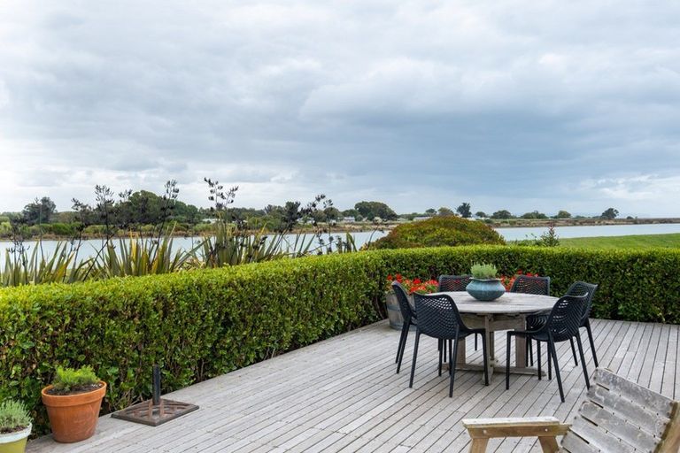 Photo of property in 15 Old Ferry Road, Clive, 4102