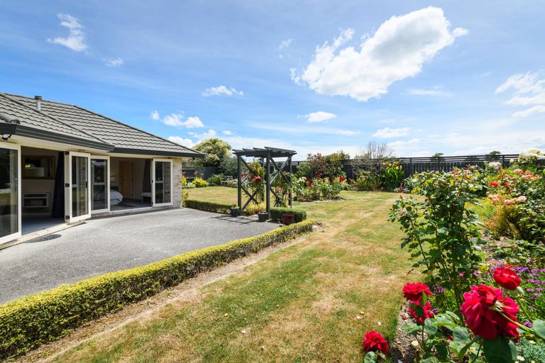 Photo of property in 17 Brookside Close, Highbury, Palmerston North, 4412