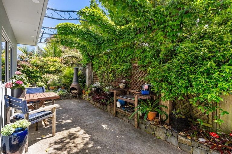 Photo of property in 9a Braemar Road, Castor Bay, Auckland, 0620