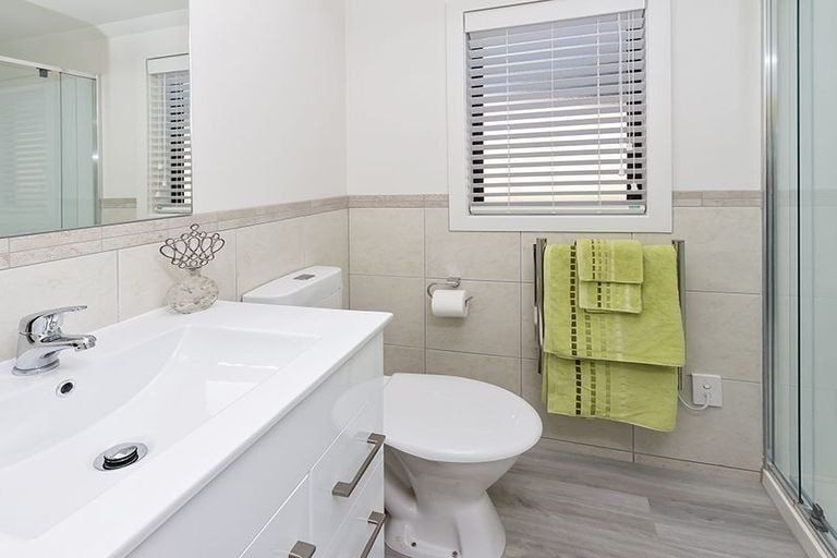 Photo of property in 32a Bleakhouse Road, Howick, Auckland, 2014