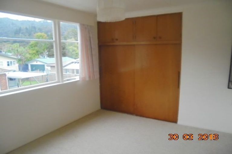 Photo of property in 72 Horoeka Street, Stokes Valley, Lower Hutt, 5019