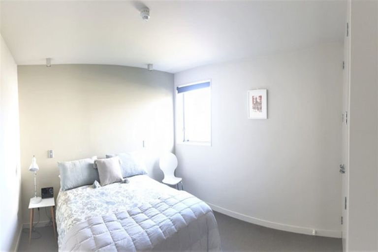 Photo of property in Montreaux Apartments, 5d/164 The Terrace, Wellington Central, Wellington, 6011