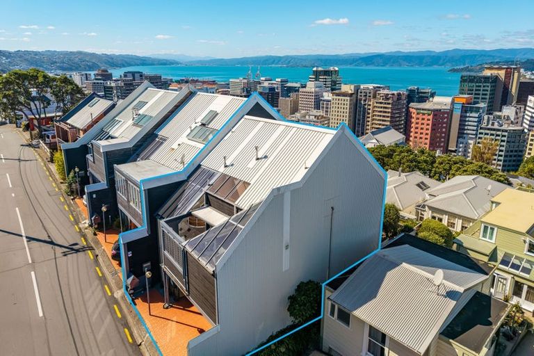 Photo of property in 25 Clermont Terrace, Kelburn, Wellington, 6012