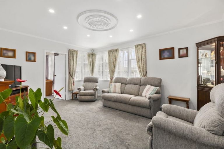 Photo of property in 44 Churton Crescent, Taita, Lower Hutt, 5011