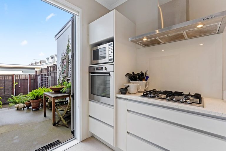 Photo of property in 53 Buckley Avenue, Hobsonville, Auckland, 0616