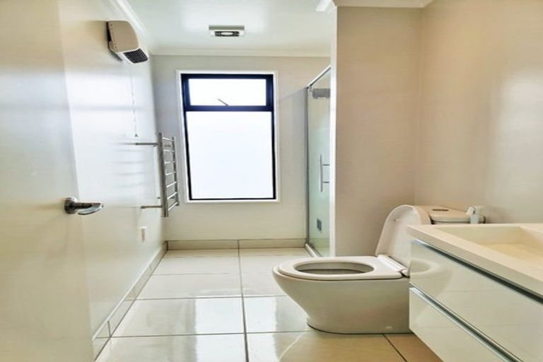 Photo of property in 5 Courage Road, Papakura, 2110