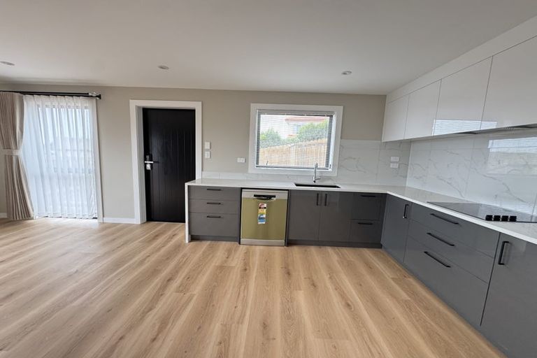 Photo of property in 42 Manu Place, Pinehill, Auckland, 0632