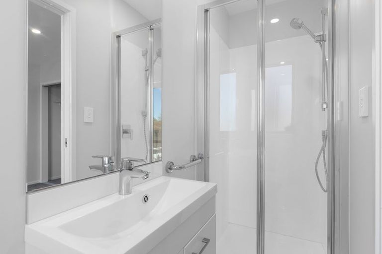 Photo of property in 6/51 Wharf Road, Te Atatu Peninsula, Auckland, 0610