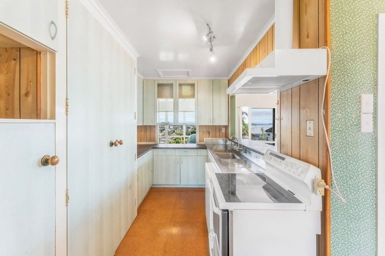 Photo of property in 86 Mellons Bay Road, Mellons Bay, Auckland, 2014