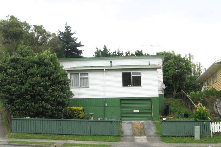 Photo of property in 41 Edelweiss Grove, Timberlea, Upper Hutt, 5018