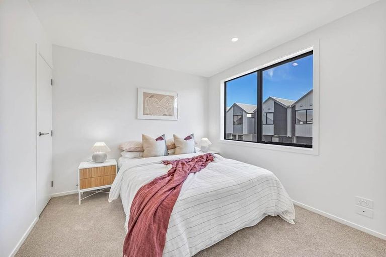 Photo of property in 12/23 Makomako Drive, Orewa, 0931