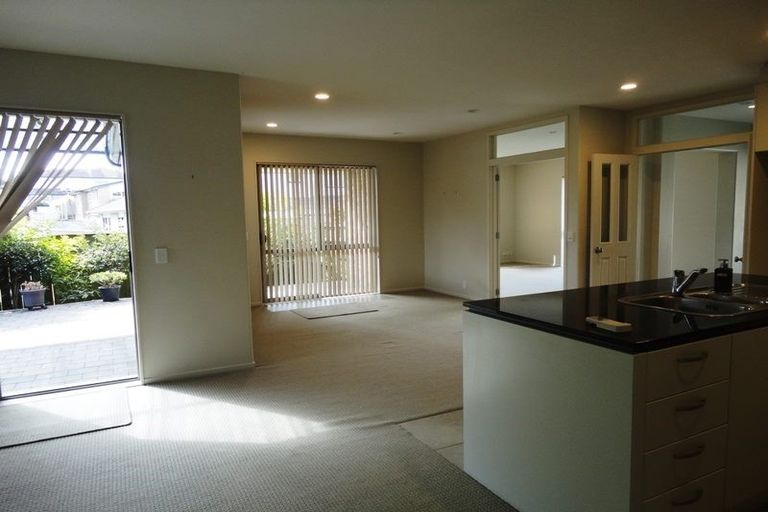 Photo of property in 11 Kaitune Drive, Flat Bush, Auckland, 2016