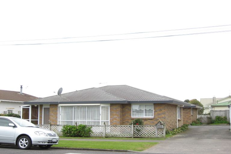 Photo of property in 1/39 Sackville Street, Fitzroy, New Plymouth, 4312
