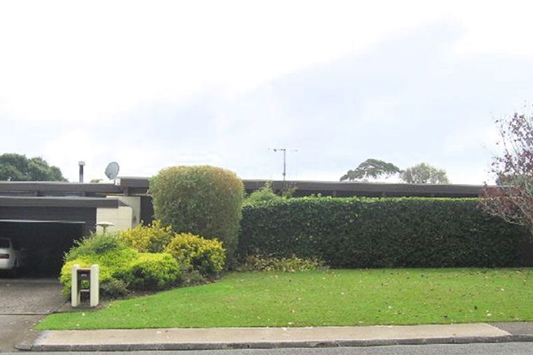 Photo of property in 21 The Crest, Sunnyhills, Auckland, 2010