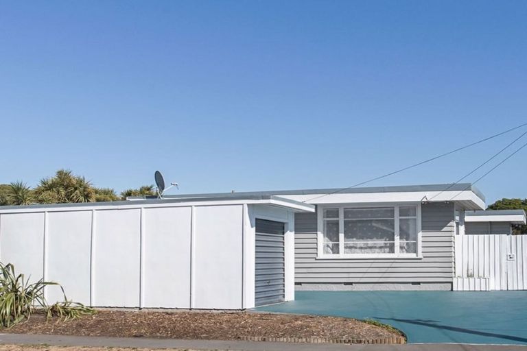 Photo of property in 103 Bassett Street, Burwood, Christchurch, 8083