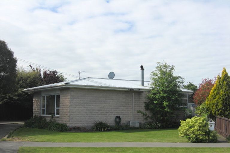 Photo of property in 30 Wychwood Crescent, Bishopdale, Christchurch, 8053