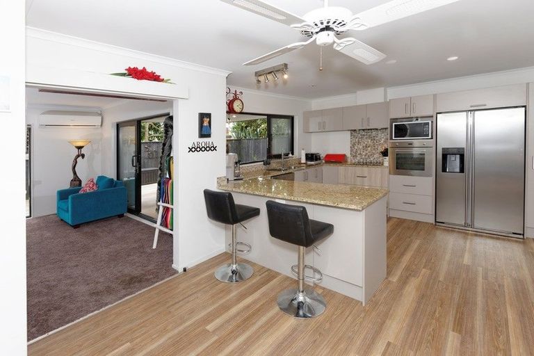 Photo of property in 11a Gane Lane, Te Atatu Peninsula, Auckland, 0610