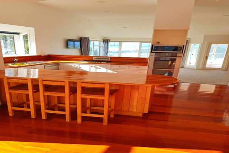 Photo of property in 4 Robieson Street, Roseneath, Wellington, 6011