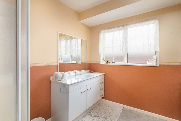 Photo of property in 43a Mortlake Street, Islington, Christchurch, 8042