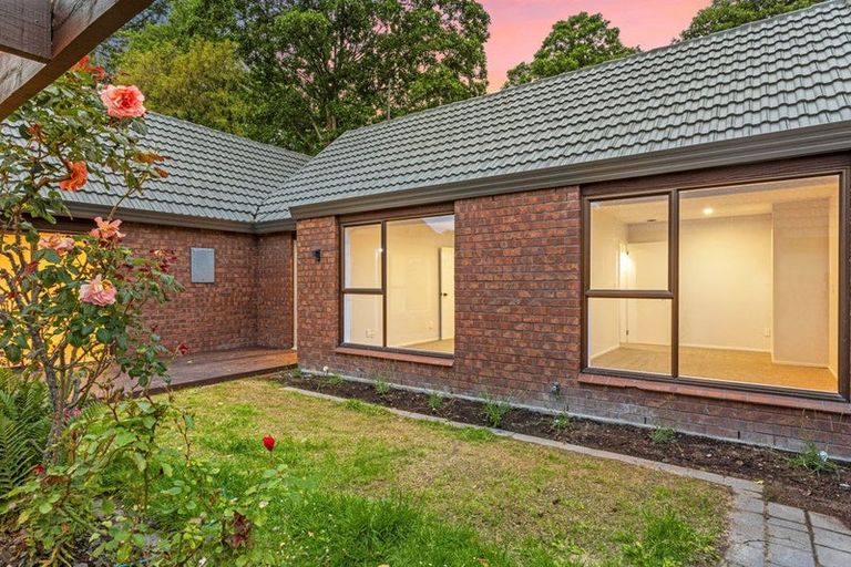 Photo of property in 6b Rubens Place, Burnside, Christchurch, 8053