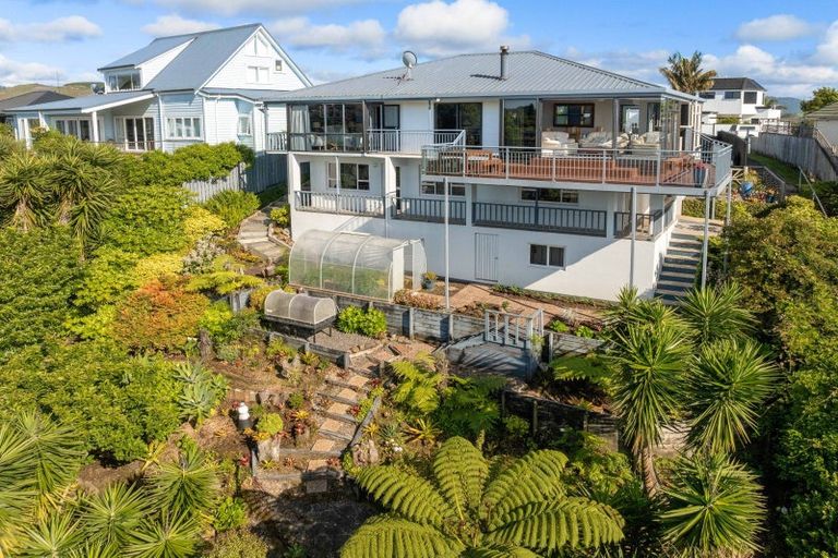 Photo of property in 133 Bruce Wallace Place, Whangamata, 3620