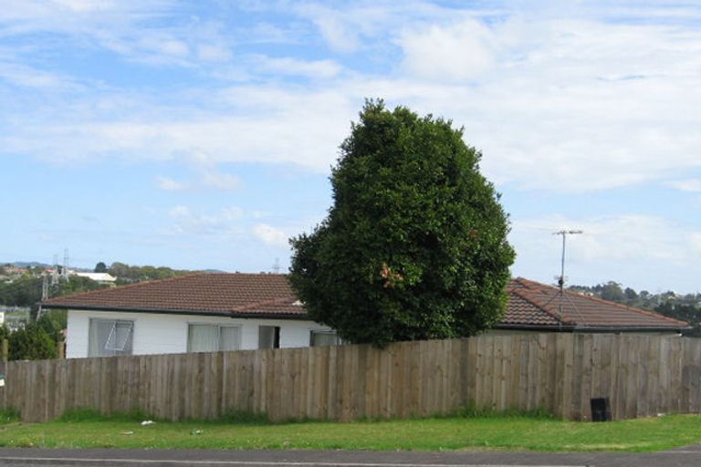 Photo of property in 34 Cedar Heights Avenue, Massey, Auckland, 0614