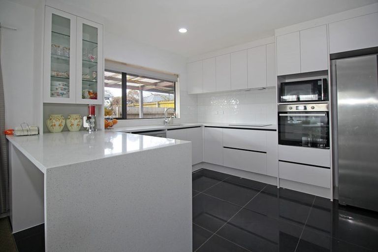 Photo of property in 12 Masters Place, Favona, Auckland, 2024
