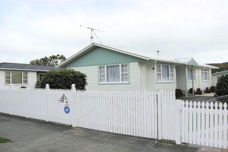 Photo of property in 21 Berkeley Road, Wainuiomata, Lower Hutt, 5014