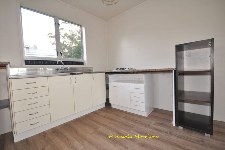 Photo of property in 8 Heaths Way, Pahi, Paparoa, 0571