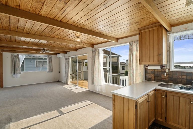 Photo of property in 4 Kawau View Road, Snells Beach, 0920