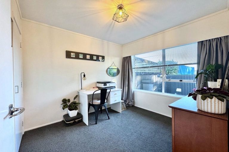 Photo of property in 2/15 Gloaming Place, Conifer Grove, Takanini, 2112