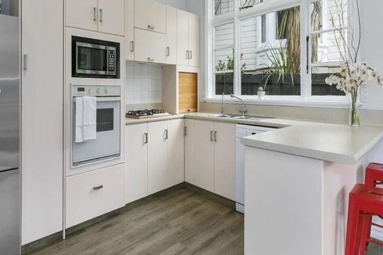 Photo of property in 11 Alison Crescent, Belleknowes, Dunedin, 9011