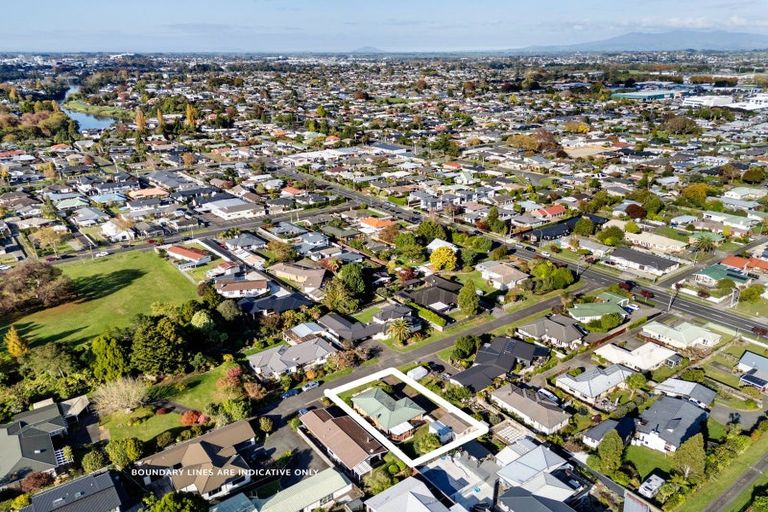 Photo of property in 32 Sandwich Road, St Andrews, Hamilton, 3200