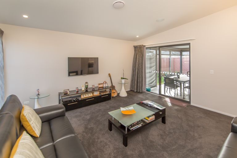 Photo of property in 74 Sutherland Drive, Kaiapoi, 7630