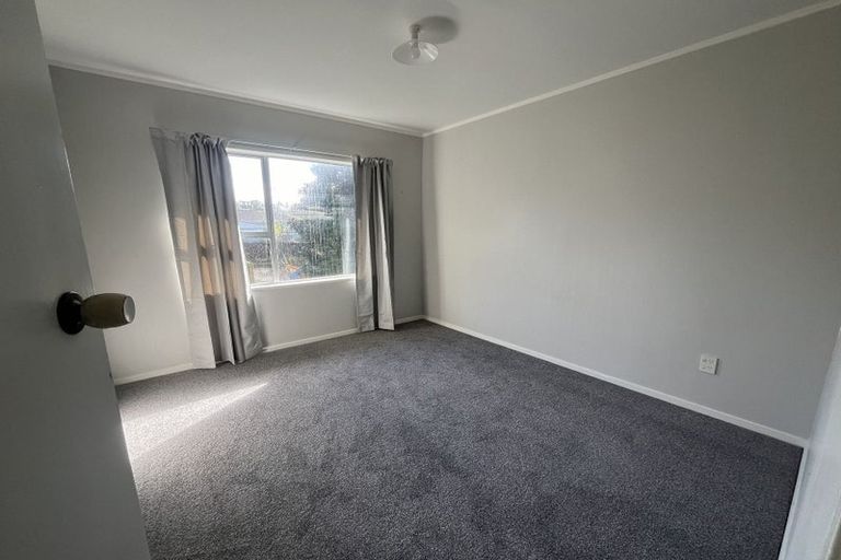 Photo of property in 50 Colwill Road, Massey, Auckland, 0614