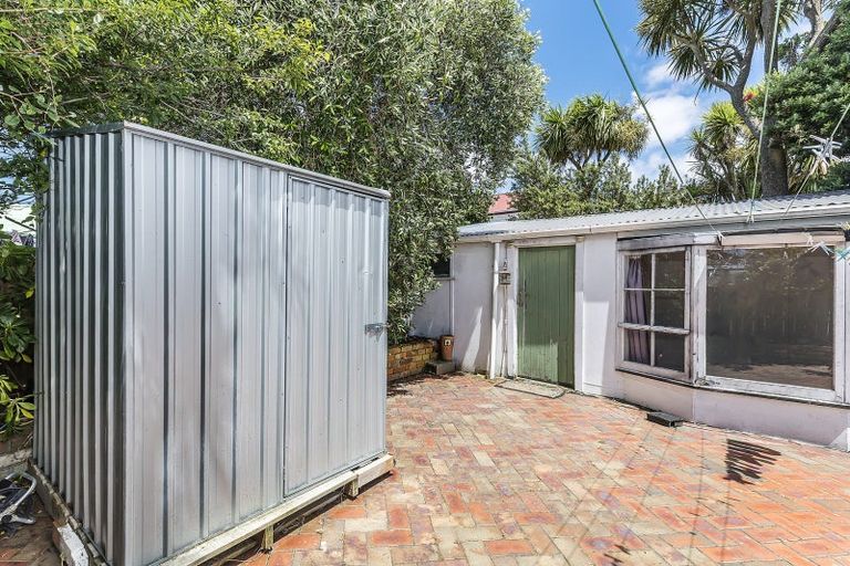 Photo of property in 10 Green Street, Newtown, Wellington, 6021