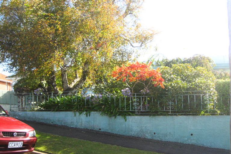 Photo of property in 20 Derwent Street, Helensburgh, Dunedin, 9010