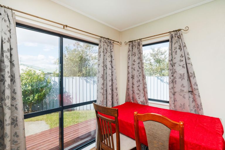 Photo of property in 28 Peppertree Glade, Kelvin Grove, Palmerston North, 4414