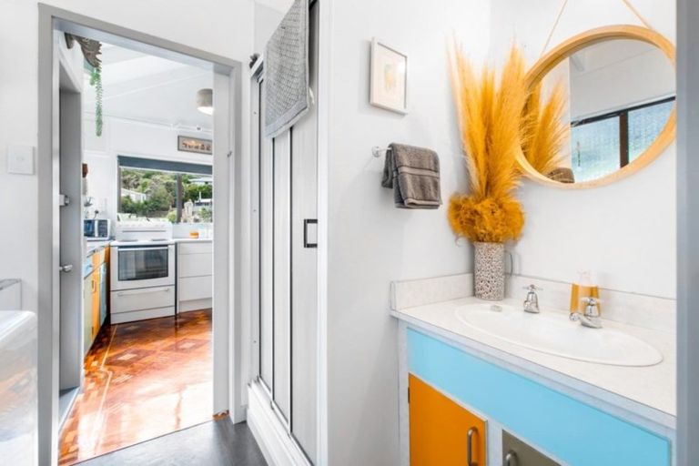 Photo of property in 265 Motutara Road, Muriwai, Waimauku, 0881