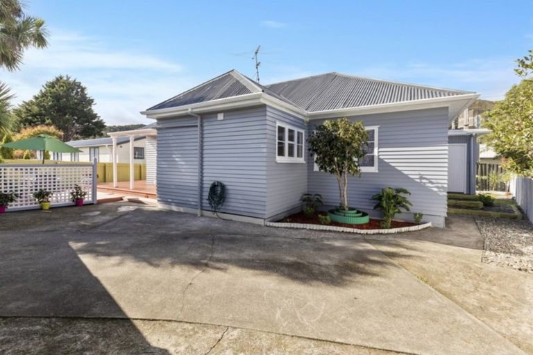 Photo of property in 1140 High Street, Taita, Lower Hutt, 5011