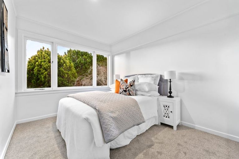 Photo of property in 22 Mcclintock Road, Massey, Auckland, 0614