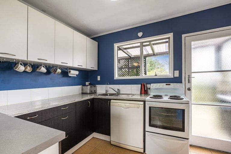 Photo of property in 2/23 Miller Road, Mangere Bridge, Auckland, 2022