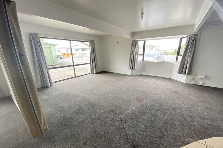 Photo of property in 20 Christmas Road, Manurewa, Auckland, 2102