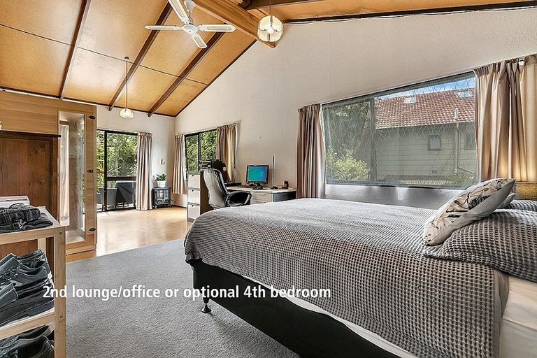 Photo of property in 17 Holyoake Place, Chatswood, Auckland, 0626