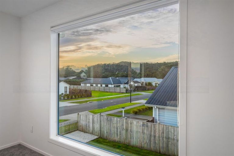 Photo of property in 12 Len Ireland Drive, Kumeu, 0810