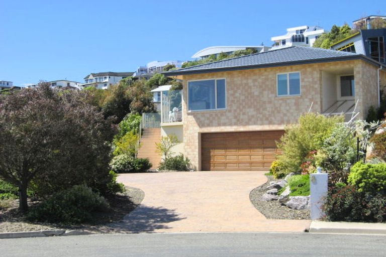 Photo of property in 28 Zeehaen Place, Britannia Heights, Nelson, 7010